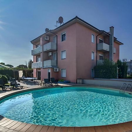 לוקה Giada Palace Apartments & Pool - Giada Palace Group מראה חיצוני תמונה