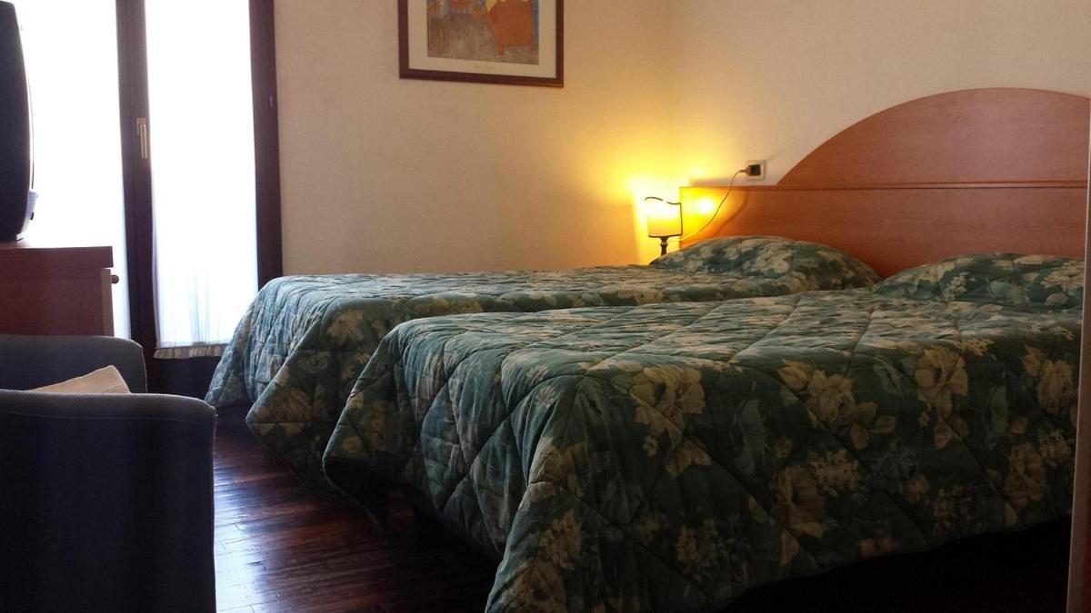 לוקה Giada Palace Apartments & Pool - Giada Palace Group מראה חיצוני תמונה