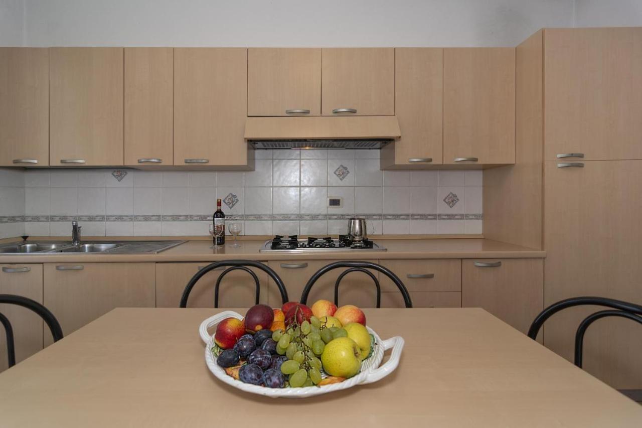 לוקה Giada Palace Apartments & Pool - Giada Palace Group מראה חיצוני תמונה