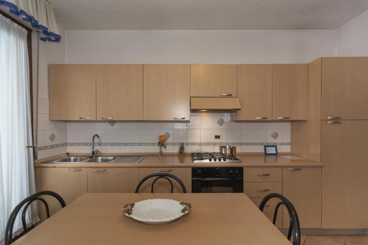 לוקה Giada Palace Apartments & Pool - Giada Palace Group מראה חיצוני תמונה