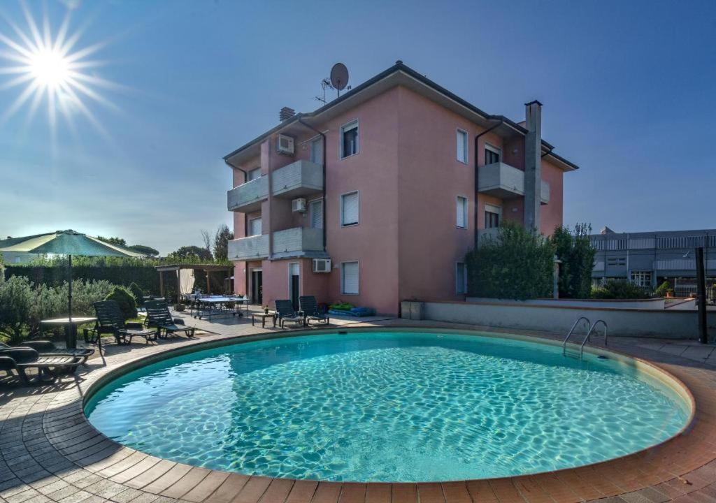 לוקה Giada Palace Apartments & Pool - Giada Palace Group מראה חיצוני תמונה